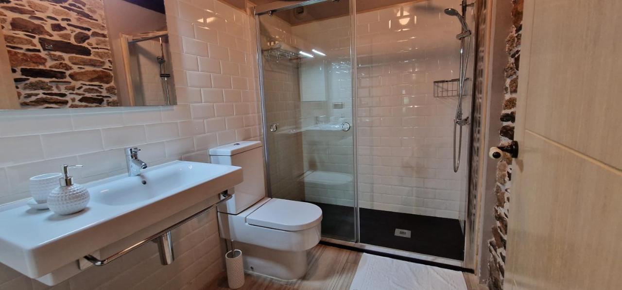 Habitaciones La Cuevona De Guitiriz Lugo ภายนอก รูปภาพ