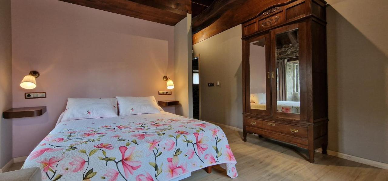 Habitaciones La Cuevona De Guitiriz Lugo ภายนอก รูปภาพ