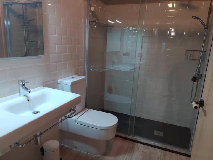Habitaciones La Cuevona De Guitiriz Lugo ภายนอก รูปภาพ
