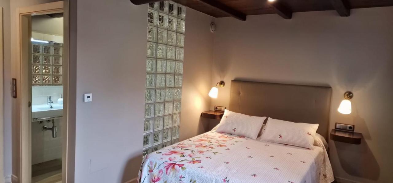 Habitaciones La Cuevona De Guitiriz Lugo ภายนอก รูปภาพ