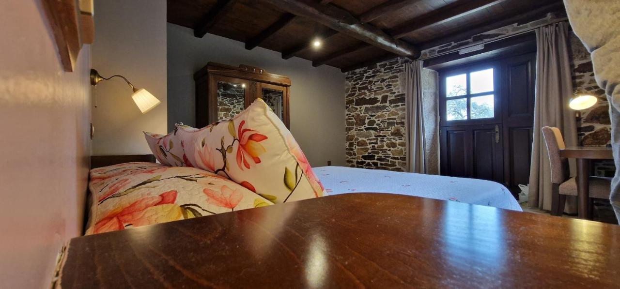 Habitaciones La Cuevona De Guitiriz Lugo ภายนอก รูปภาพ